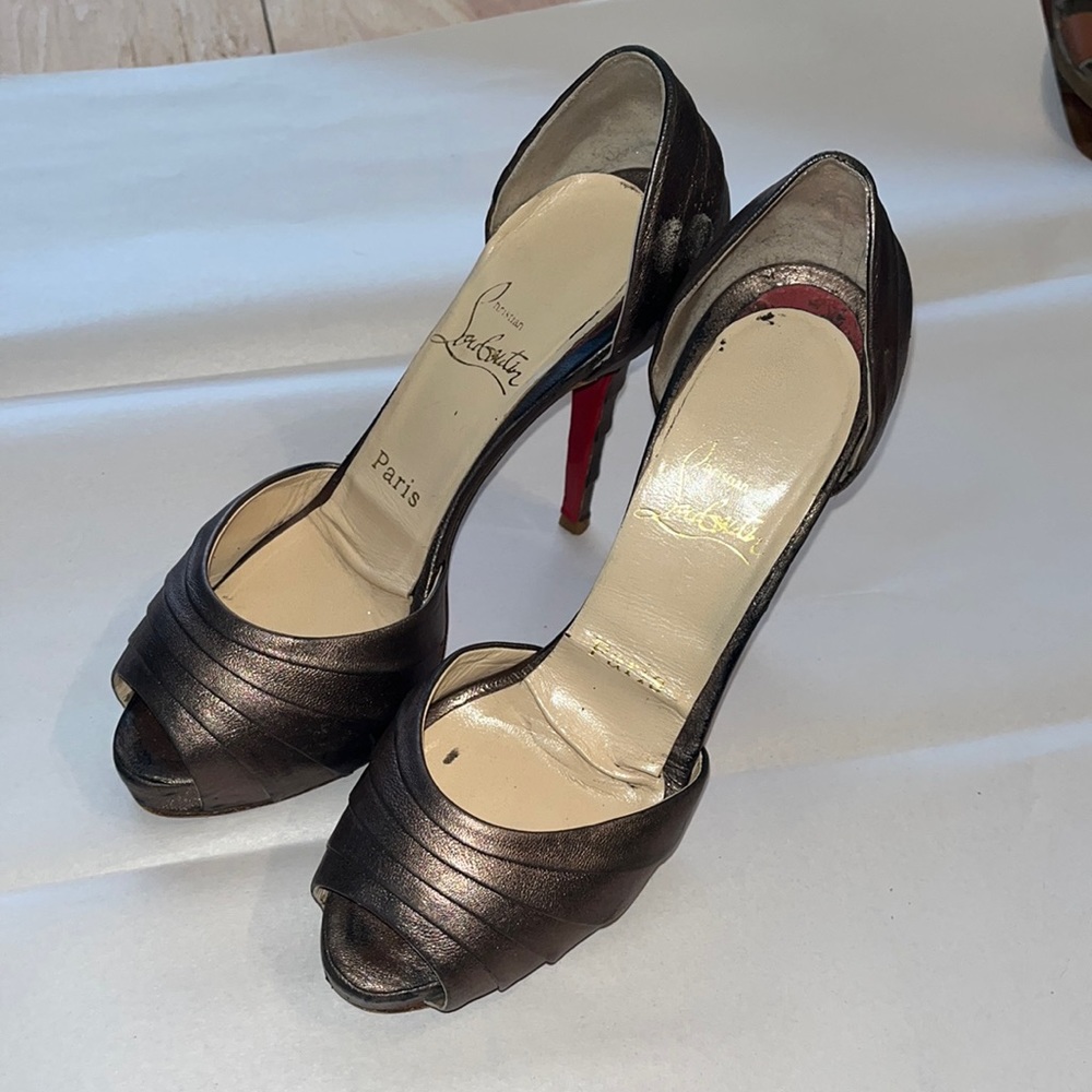 Christian Louboutin Classic Armadillo Leather Peep Toe Stiletto Heels